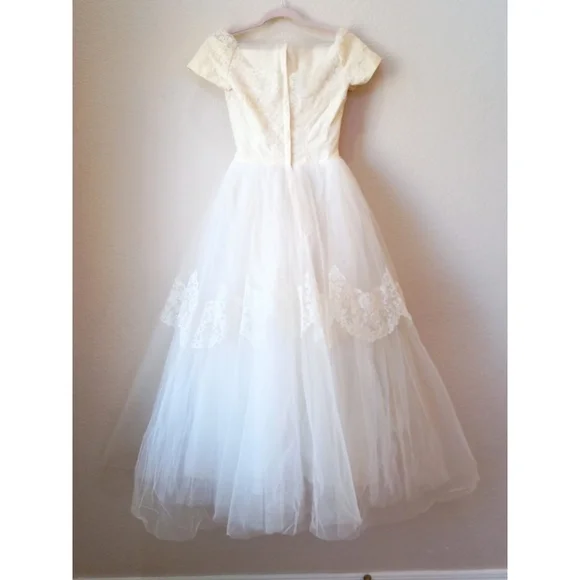 Rike's vintage 1950s stunning tulle off the shoulder tea length wedding gown - Picture 7 of 15